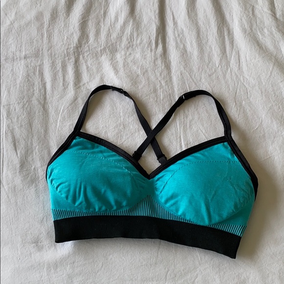 Lululemon sports bra, with padding, barely worn. - Picture 1 of 4